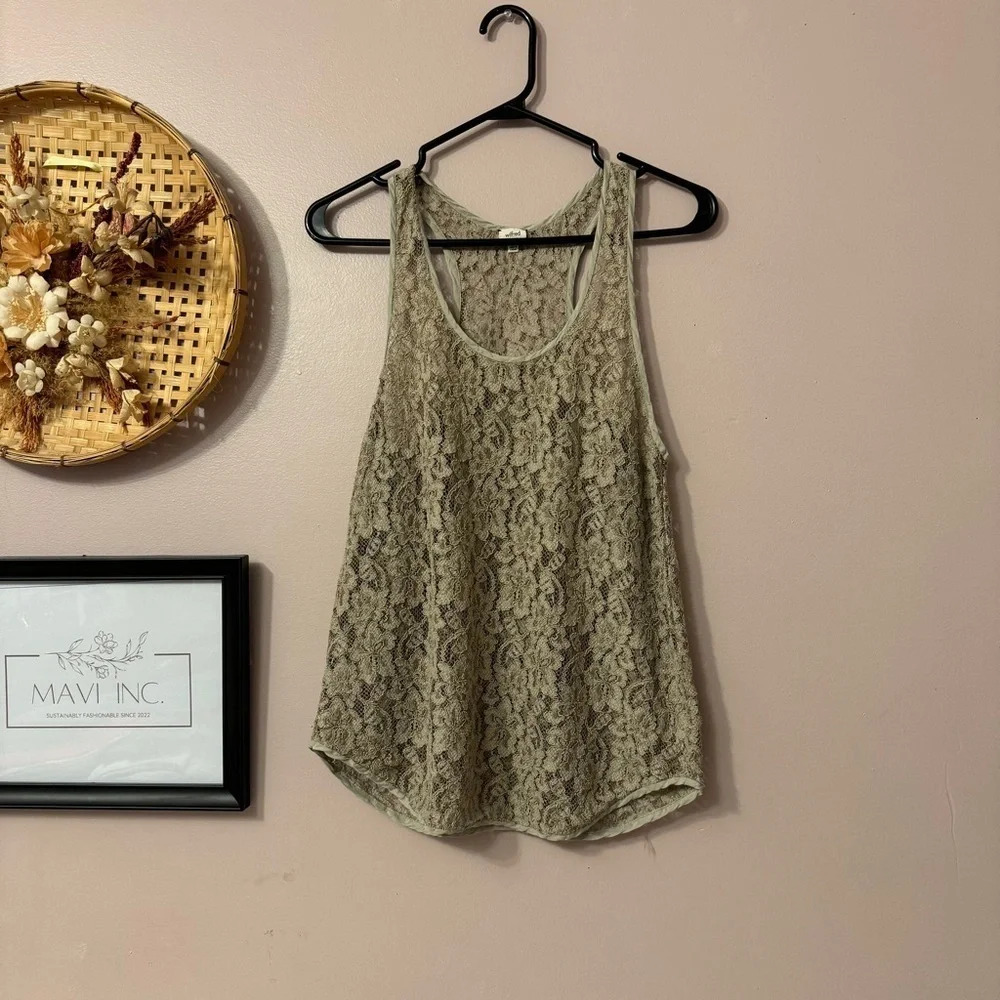 Aritzia Wilfred Lace Tank Top